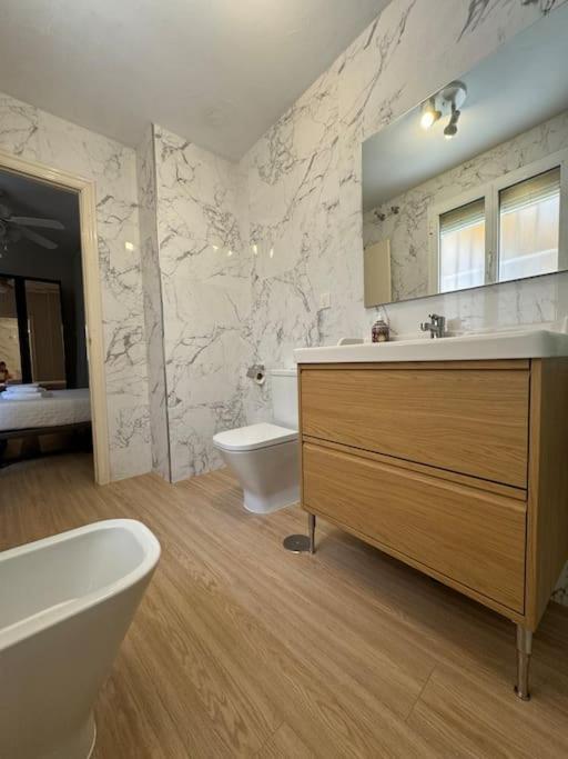 Apartamento En San Bernardo, El Barrio Torero Sevilla Eksteriør billede